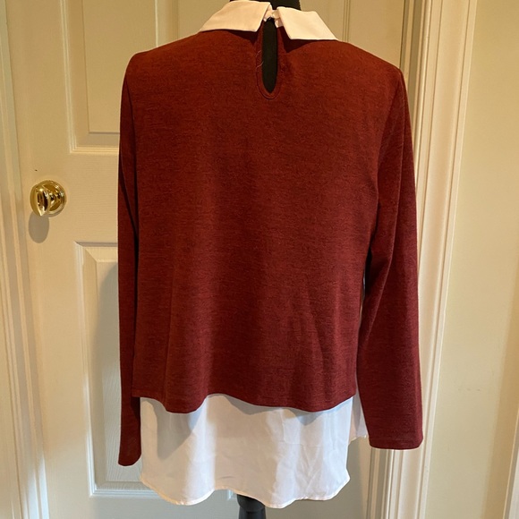 Red and white blouse - Picture 3 of 4